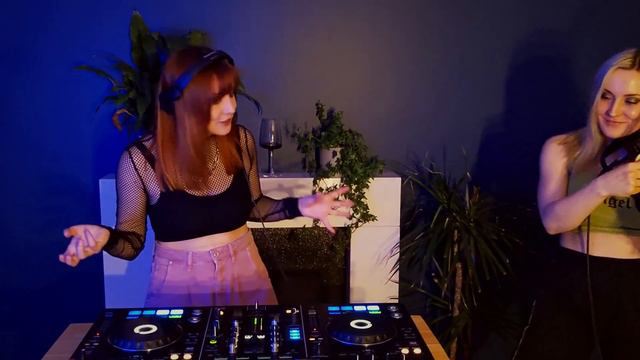 MELODIC TECHNO SET for International Women's Day ♀️ 💪(DJ/violin duo) смотреть онлайн