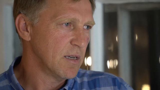 Русь советская Сергей Есенин Читает Руслан Эльмурзаев смотреть онлайн