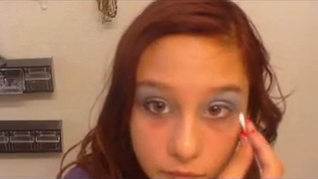 Silver Shadow Makeup Tutorial смотреть онлайн