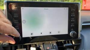 Яндекс навигатор на дисплее штатного ГУ любого автомобиля с CarPlay.