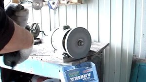 Чем выровнять круг на наждаке.
