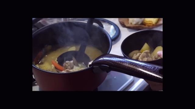 SUB)和食が食べたい気分。｜好きなことだけする休日VLOG｜豚汁、さつまいもご飯、卵焼き定食、きんぴらごぼう、かぼちゃの煮物、焼き鮭、照り焼きチキン、手作り月見パイ、りんごのタルト смотреть онлайн