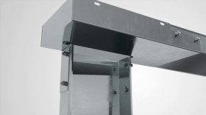 Угловой лоток для поворота кабельной трассы вниз на 90° с разворотом основания трассы.