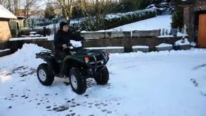 Yamaha Grizzly 660 snow test.AVI