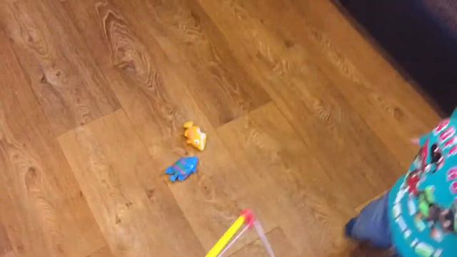 Маленький рыбачок. Весёлая рыбалка. Аквариумные рыбки. Рыбки-петушки. смотреть онлайн