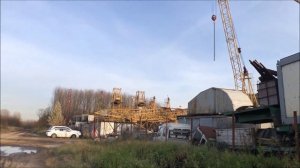 Склад башенных кранов. Как отдыхают краны старички. Tower crane warehouse