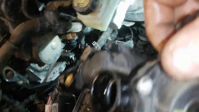 Dacia Duster 1.5 dCi Termostat repleacement смотреть онлайн