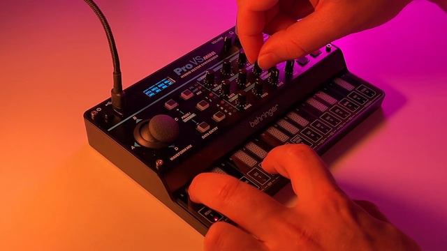Behringer PRO VS MINI | Soothing Ambient Improvisation | Cyberpunk Atmosphere смотреть онлайн