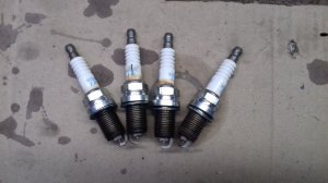 Дёргается машина - меняем свечи