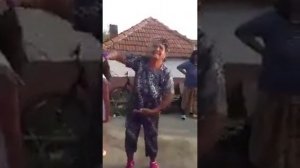 Бабушка танцует цыганский танец