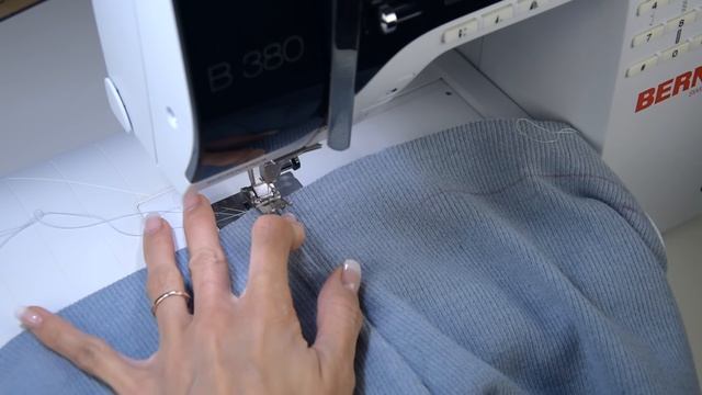 Как сшить стильный комплект из вязаного трикотажа. Шью тёплую юбку и свитер.