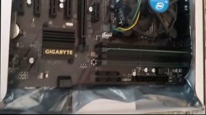 B250 FINTECH | How To Install a CPU and testing steps