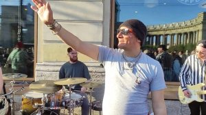 Супер хит, Тополиный пух! Уличные музыканты, кавер группа Айдахо и танцор Майкл на Невском!#id_aho