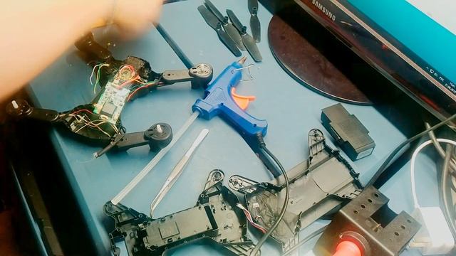 Ремонт квадрика после встречи с железной балкой! SG900S Repair drone after meeting with an iron bea смотреть онлайн