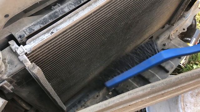 Чистка радиатора Kia Rio смотреть онлайн