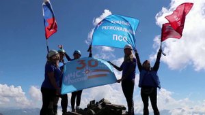 Россия празднует День государственного флага флешмобами, концертами и автопробегами