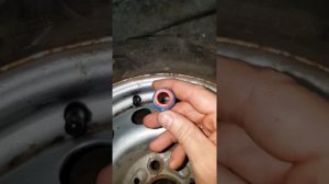 Замена ниппеля для бескамерного колеса