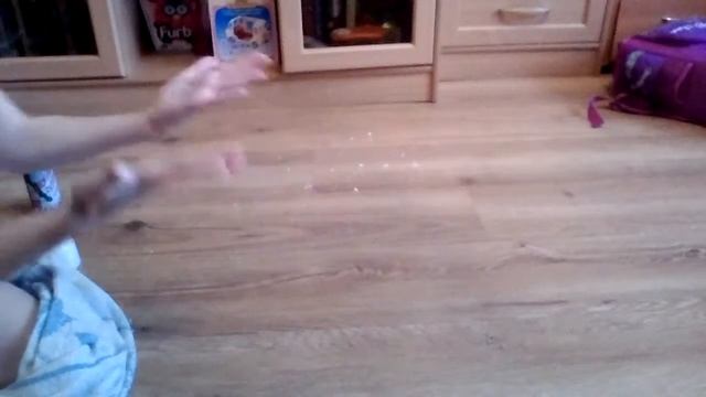 Спрей пена на Новый год смотреть онлайн