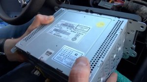 Как снять магнитолу и замена RCD510 на RCD330+ / VW polo sedan