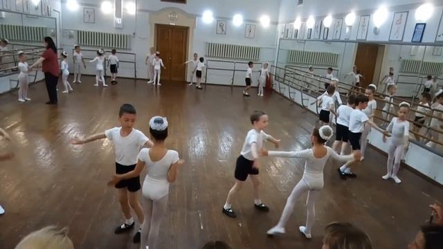 Открытый урок－экзамен подготовительная группа ансамбль "Калейдоскоп" г.Севастополь смотреть онлайн
