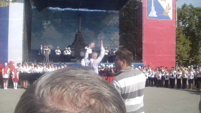 Валерий Халилов в Севастополе дирижирует Гимн России (27.09.2015)