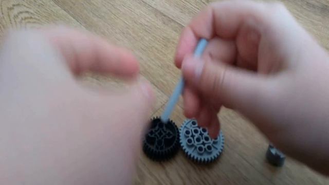 Бейблейд из шестеренок смотреть онлайн