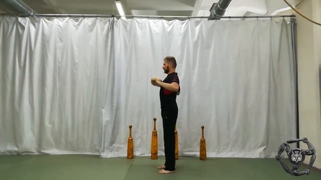 Clubs' press up and forward / Жим булав вверх и вперёд смотреть онлайн