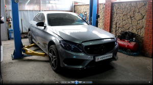 Замена передних нижних рычагов на Mercedes Benz C250 2,0 Мерседес Бенц 2014 года