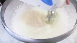 Как приготовить НЕЖНЫЙ и ВКУСНЫЙ меренговый рулет/ Безе рулет/ Mavzuna`s kitchen