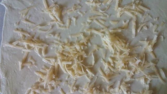 Фатир с сыром в духовке по-таджикски