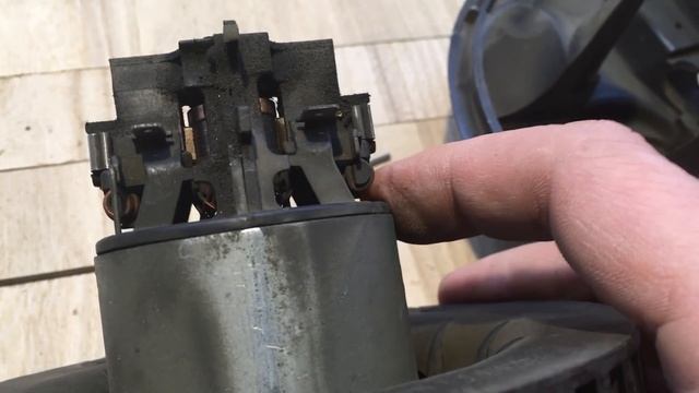 Ремонт мотора печки Renault Logan faza1 смотреть онлайн