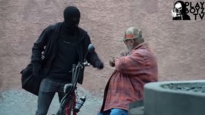 ЩЕДРЫЙ ГРАБИТЕЛЬ БАНКОВ (ПРАНК)