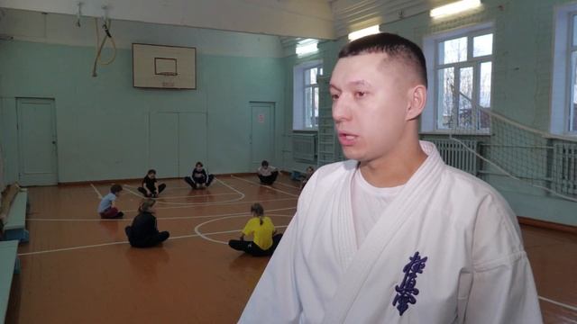 В школе № 26 открылась секция карате смотреть онлайн