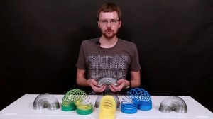 Обзор игрушки Пружинка Слинки (Slinky) от OBIDOBI.RU