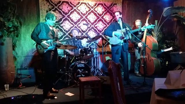 Petunia and the Vipers - Maybe Baby Amy смотреть онлайн