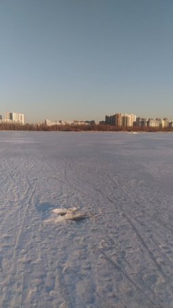 Петербург. По льду Лахтинского разлива