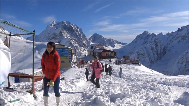 В Домбай на выходные. Канатная дорога, подъем на 3000 метров смотреть онлайн