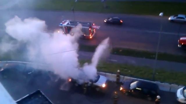 Горит Hyndai Santa Fe в Петрозаводске смотреть онлайн