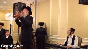 Mordechai Ben David sings at Wedding
