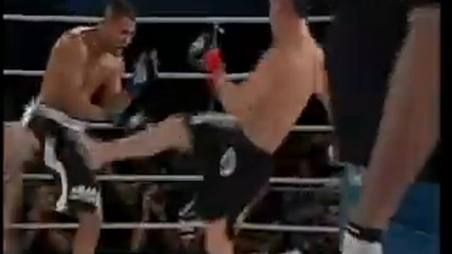 Jungle Fight 18 - Pablo Alfonso VS Pedro Munhoz - Parte 04 смотреть онлайн