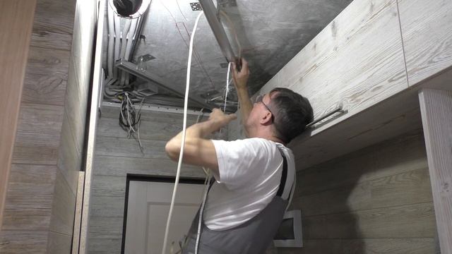 Красивая Прихожая Своими Руками. Beautiful Hallway.#ламинатнастены #световыелинии #подсветкаплинтус смотреть онлайн