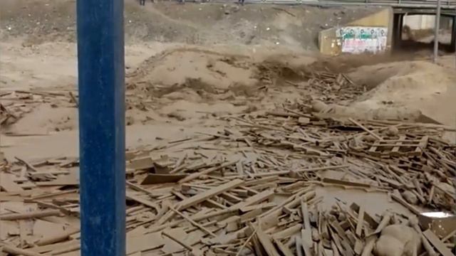 Natural disaster hits China, mudflow in Xi'an смотреть онлайн