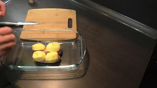Как приготовить купаты с картофелем в духовке. Кулинарный рецепт