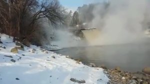 Бльшой водопад в городе Бийске