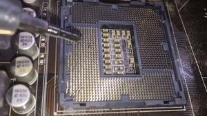 Как выглядит рукожопая установка процессора в сокет 1155