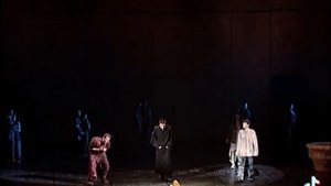 Момент из легендарного мюзикла Собор Парижской Богоматери