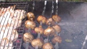 Готовим на мангале - шашлыки, шампиньоны, куриные бедра - что может быть вкуснее?!