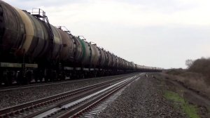 Тепловоз 2ТЭ116У-0270 с грузовым поездом