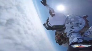 Десантирование в Арктике с высоты 10 км (2020).mp4