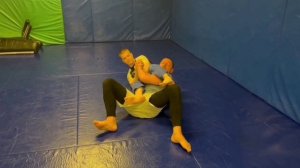 ДЕЛАЛ ОН, А БОЛЬНО ЕМУ! КОНТРАТАКА ИЗ РЫЧАГА ЛОКТЯ НА НОГИ